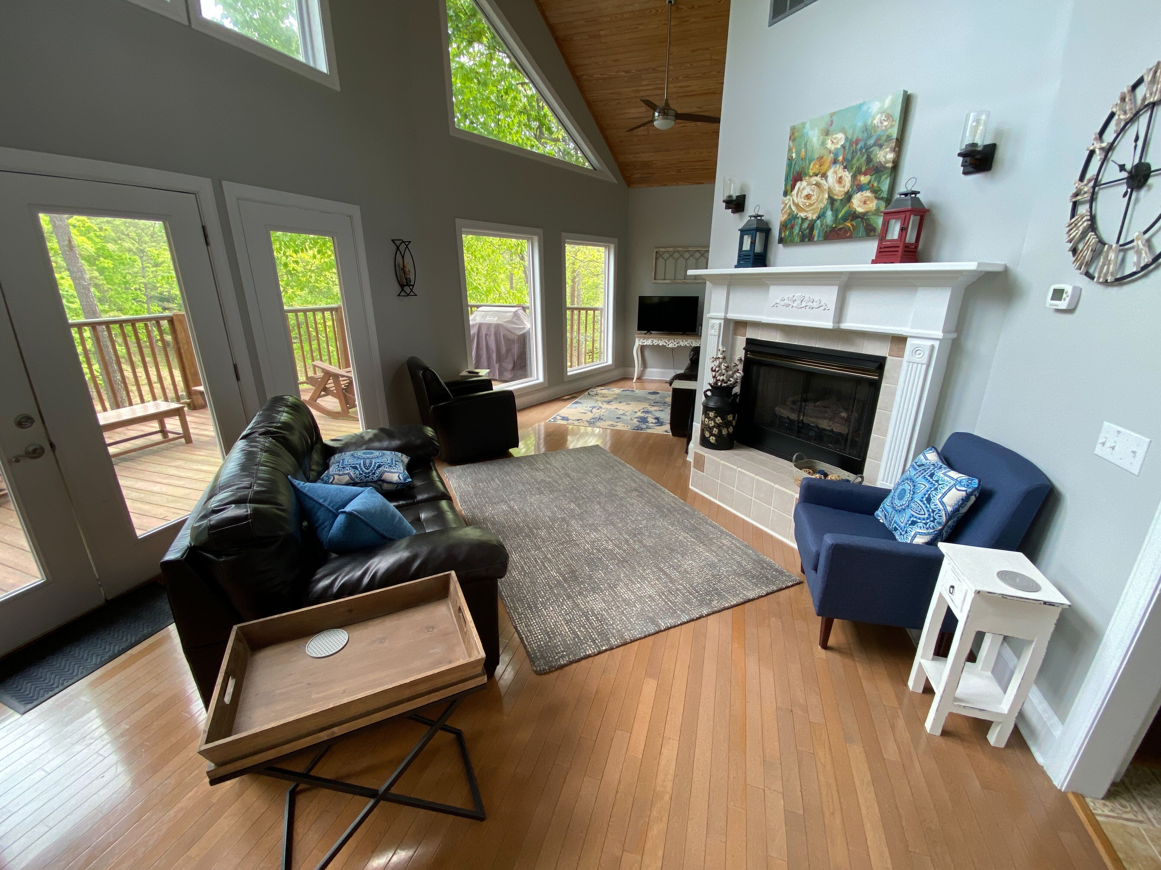 Lovely Quiet Lake Home for Small Groups