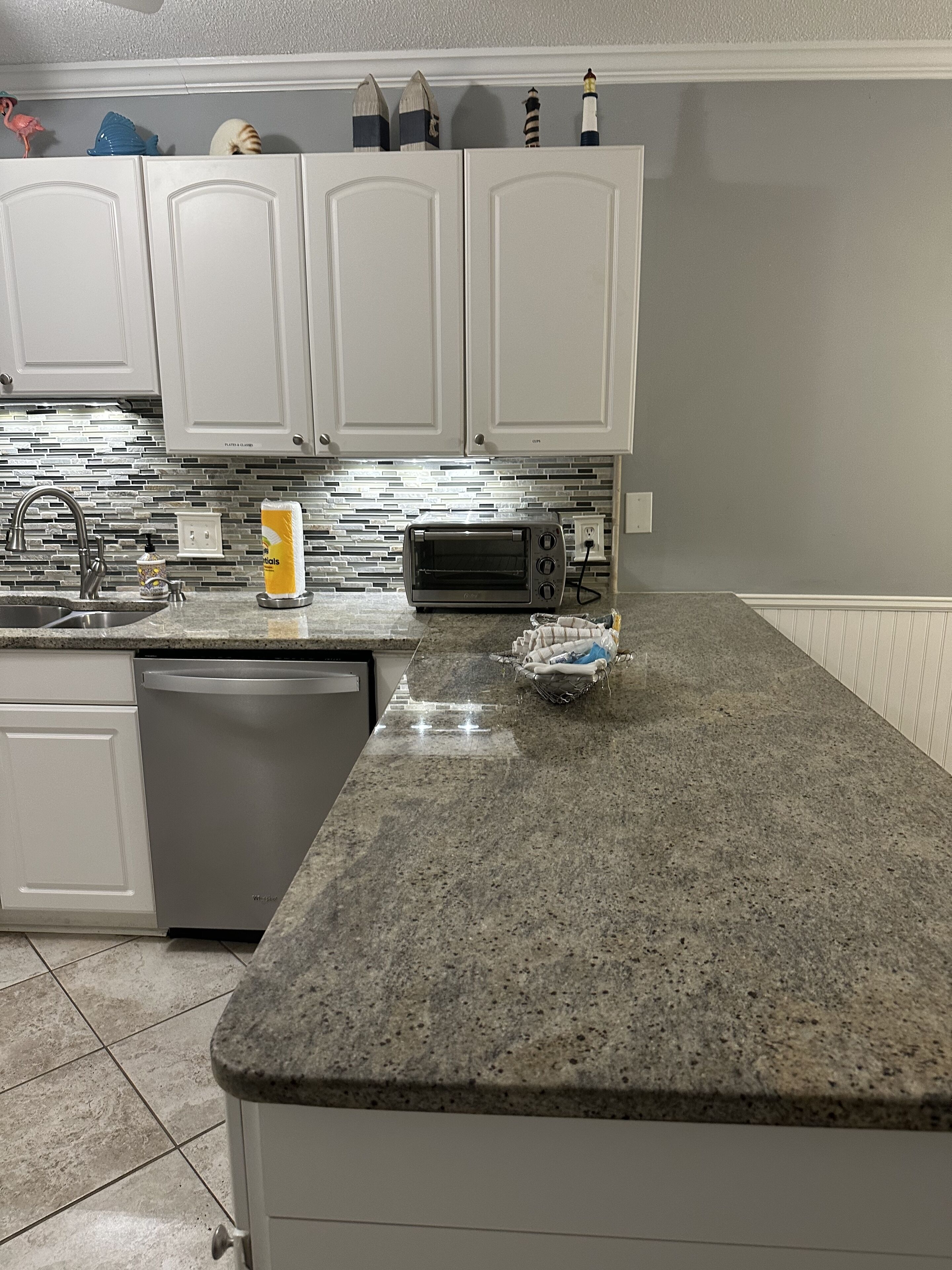 SPECIAL RATES FALL A1BR 1BA Condo close Coligny Beach pools jacuzzi pickleball