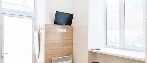 Apartment, 1 Double Bed, Non Smoking | Desk, iron/ironing board, free WiFi, bed sheets