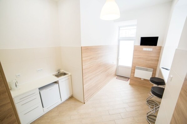 อพาร์ทเมนท์, เตียงใหญ่ 1 เตียง, ปลอดบุหรี่ | บริเวณประตูทางเข้า