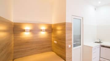 Apartment, 1 Double Bed, Non Smoking | Desk, iron/ironing board, free WiFi, bed sheets