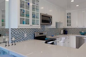 Fridge, microwave, oven, stovetop - Bay Condo · Clean Bay Front 2bedroom 2bath Condo with Garage (San Diego)