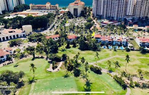 Exterior - BEAUTIFUL 8 BRM VILLA IN MARINA VALLARTA . Steps from beach+marina+golf (Puerto Vallarta)