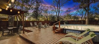 Vibrant House w Great Backyard, Pool and Jacuzzi