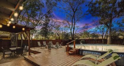Vibrant House w Great Backyard, Pool and Jacuzzi