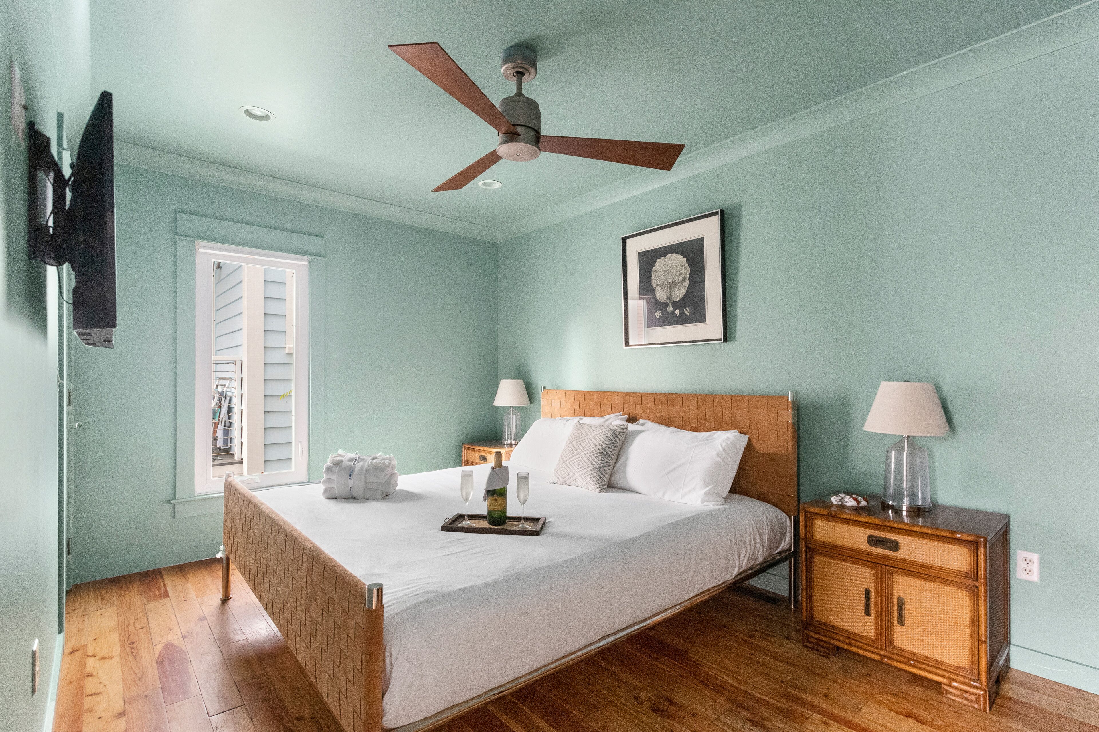 Little Palm | Modern Getaway Walkable Neighborhood