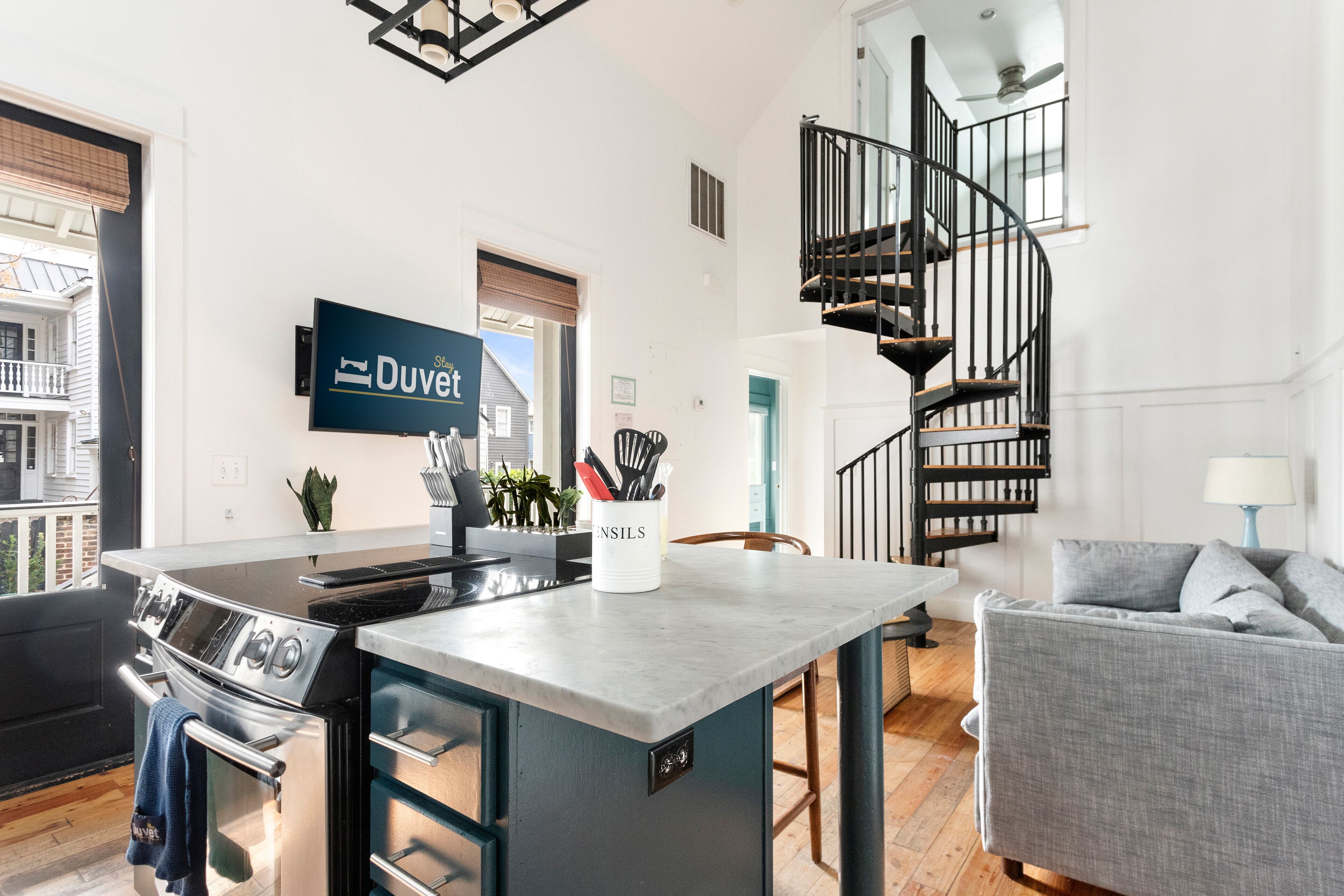 Little Palm | Modern Getaway Walkable Neighborhood