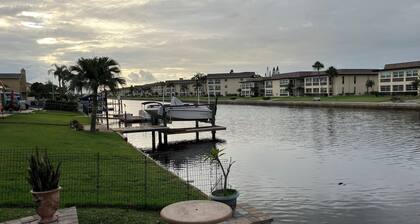 Rénovation récente d'une maison au bord de l'eau 2/2 (remises bihebdomadaires / mensuelles disponibles)