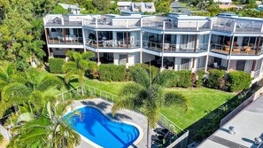 Exterior - Rainbow Towers 2 - Rainbow Beach. High on the Hill. Panoramic Views. Wi-Fi. Pool (RAINBOW BEACH)