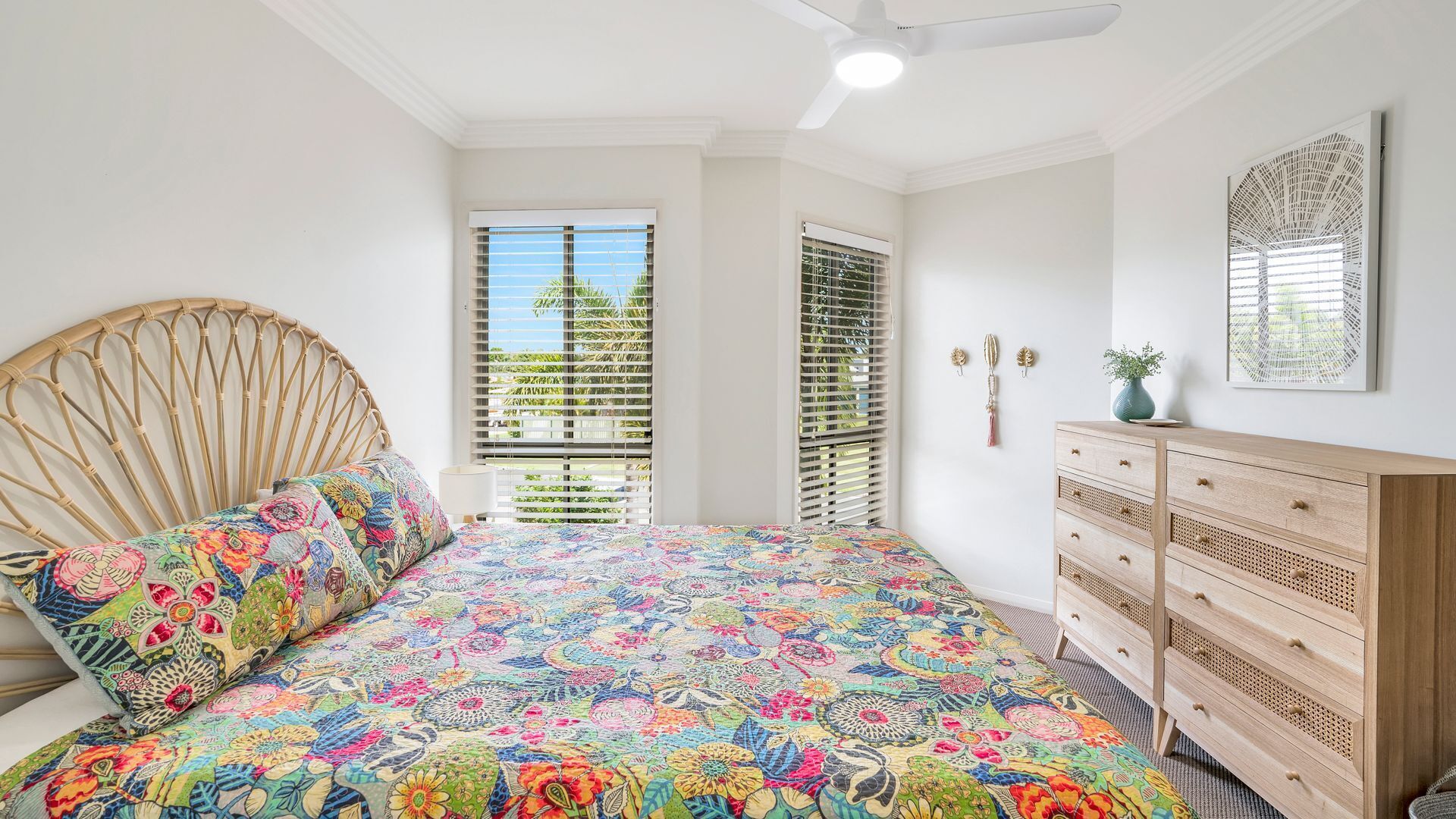 Rainbow Towers 2 - Rainbow Beach. High on the Hill. Panoramic Views. Wi-Fi. Pool — image 18