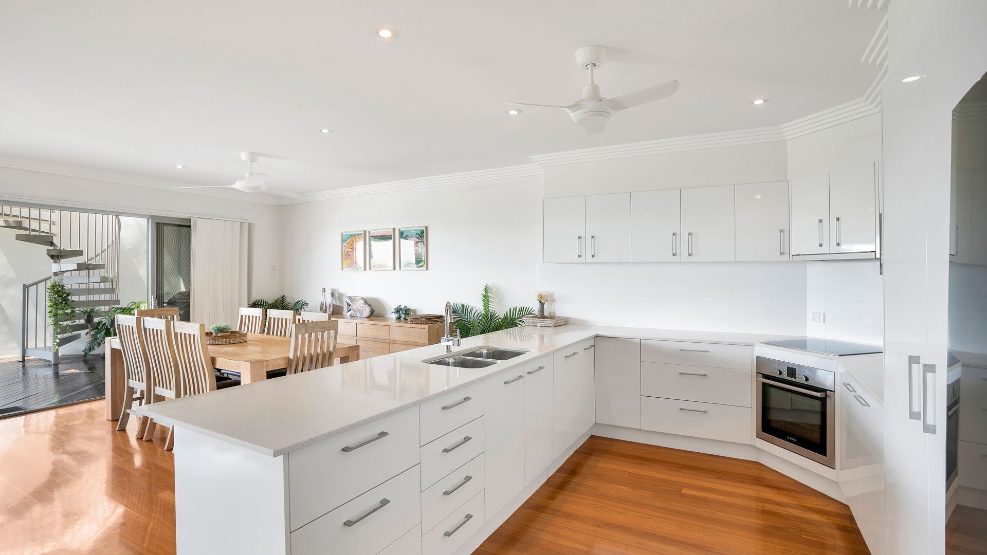Rainbow Towers 2 - Rainbow Beach. High on the Hill. Panoramic Views. Wi-Fi. Pool — image 14