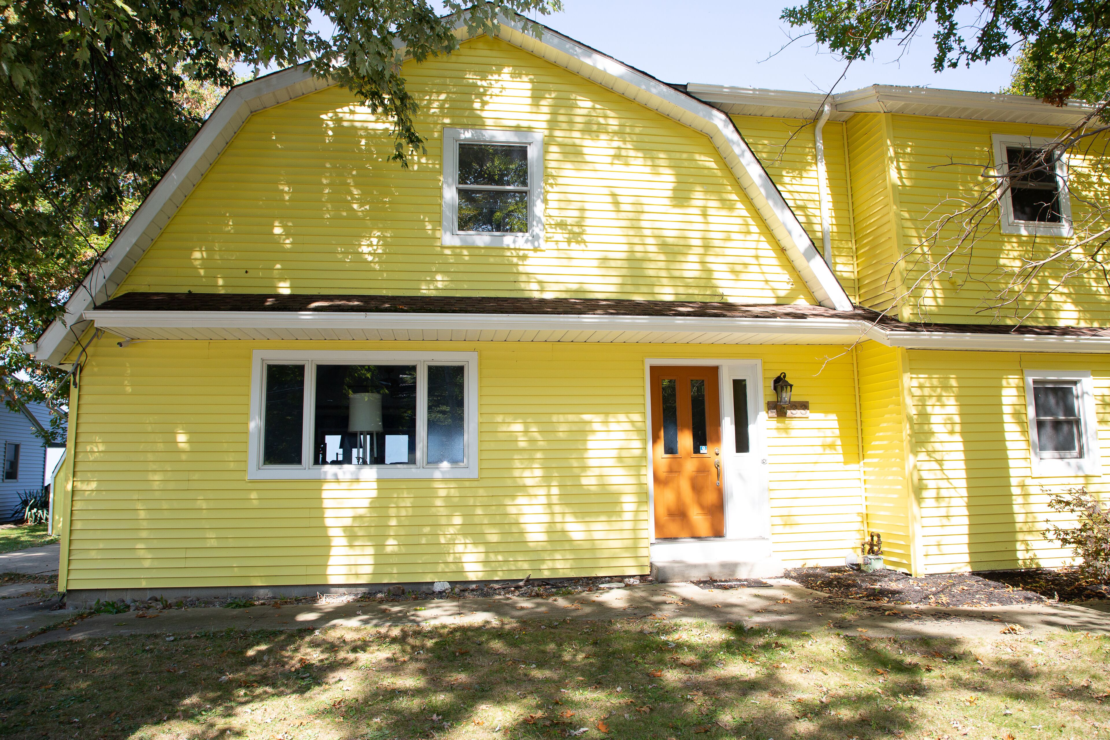 ERIEVIEW LAKE HOUSE OPENING 5/29/20- 5 Star Beautiful Beach Front Vacation Home