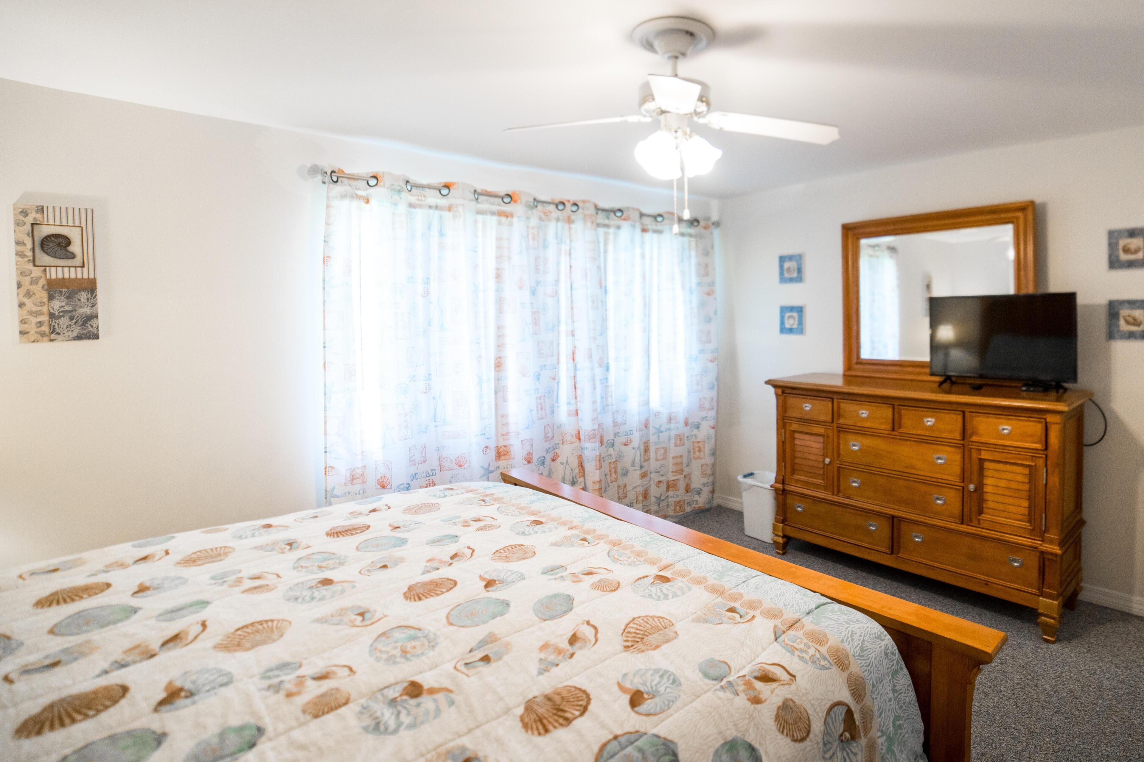 2BR / 2BA | Waterfront 2nd Floor Condo B23 | Beautiful Views | Boat Docks