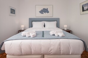 4 bedrooms, in-room safe, iron/ironing board, WiFi