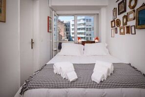 4 Schlafzimmer, Zimmersafe, Bügeleisen/Bügelbrett, WLAN