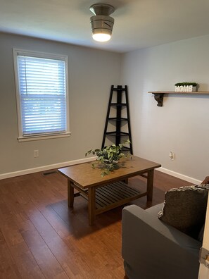 Interior - 1 Bedrooms 1 Bath apartment in a very nice and quiet neighborhood  (Hickory)