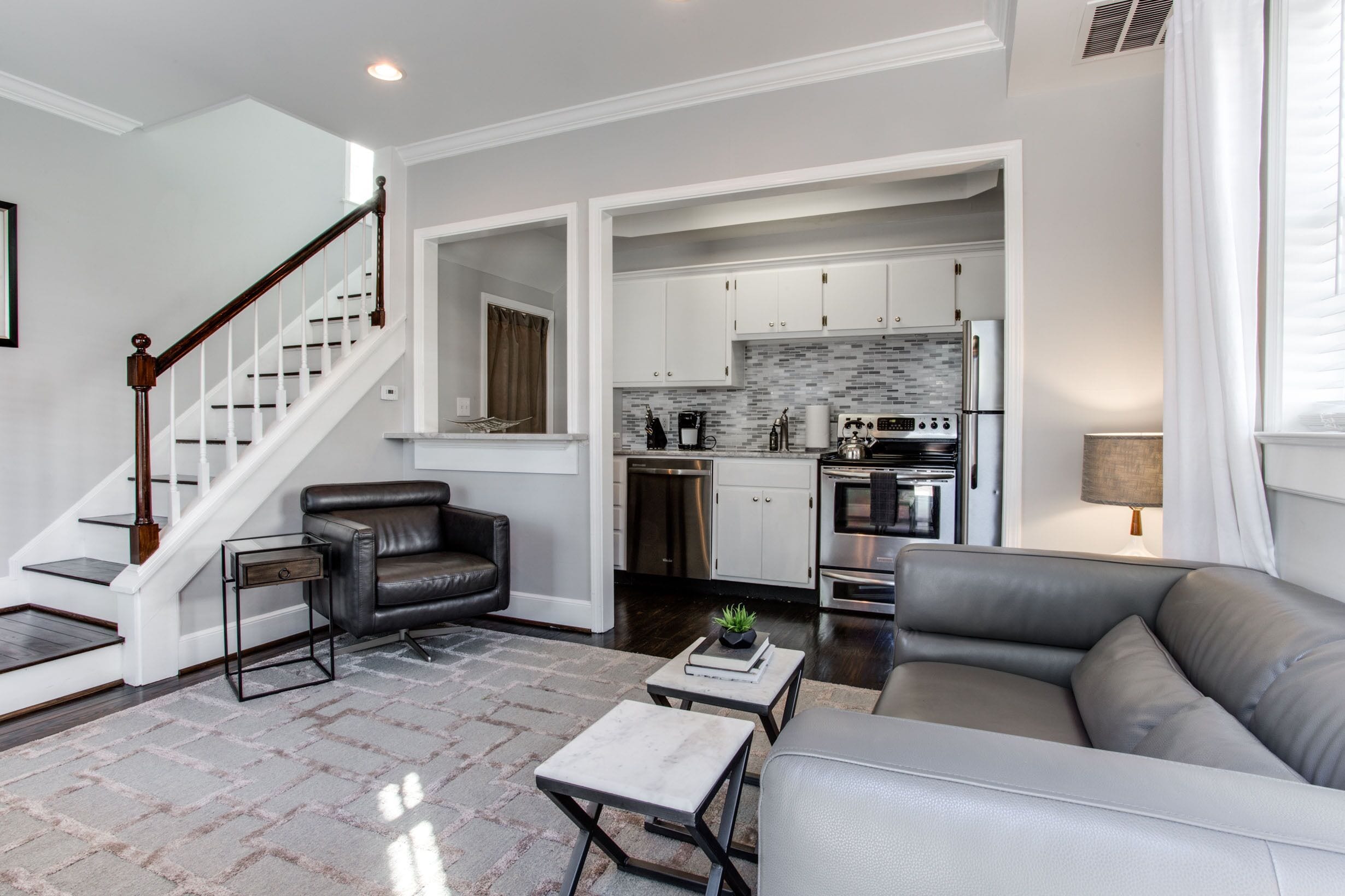 NICE two story 1/1 in virginia highlands walk to Ponce City Market and beltline