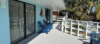 7 Seas Bring your boat.<br>This is a pet friendly home. A pet fee and approval of your pet is required.