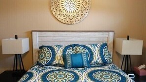 3 bedrooms, Internet, bed sheets - Sensational fully furnished San Tan Valley Home in the Johnson Ranch Community! (San Tan Valley)
