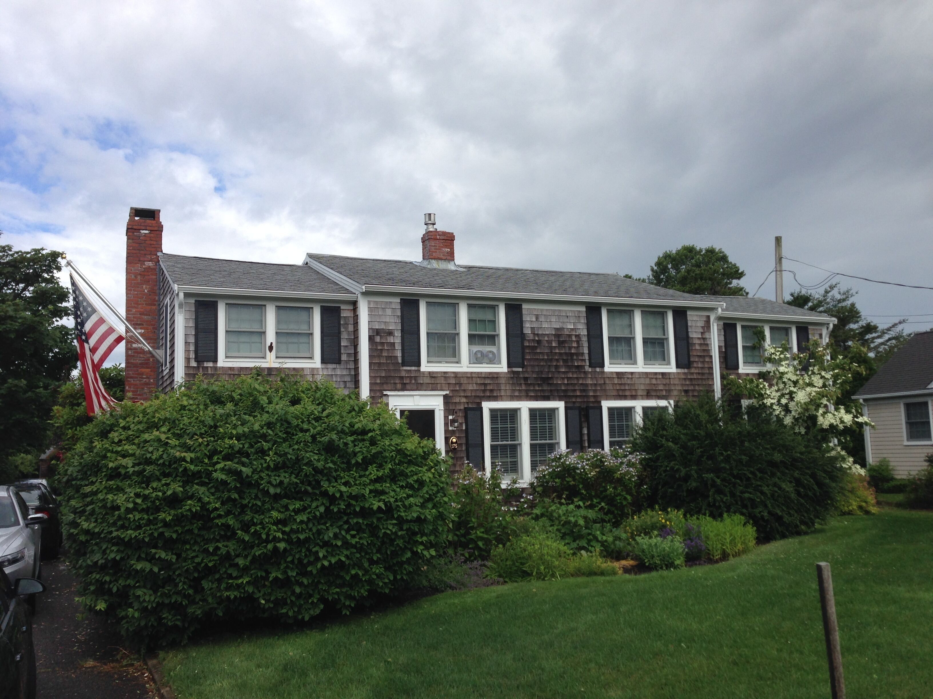 Large family home! 1/2 mile to beach. Air Conditioned