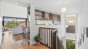 Interior - Breakers 12 - Walk To Town (Lorne)