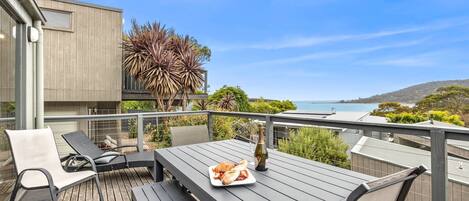 تناول الطعام بالخارج