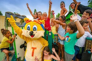 Children's area - Air-conditioned Mobile home - TV - 3 rooms near the Mediterranean Sea (Vic-la-Gardiole)