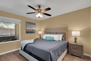 2 عدّة غرف نوم ومكتب ومكواة/لوح كي وسرير سفر