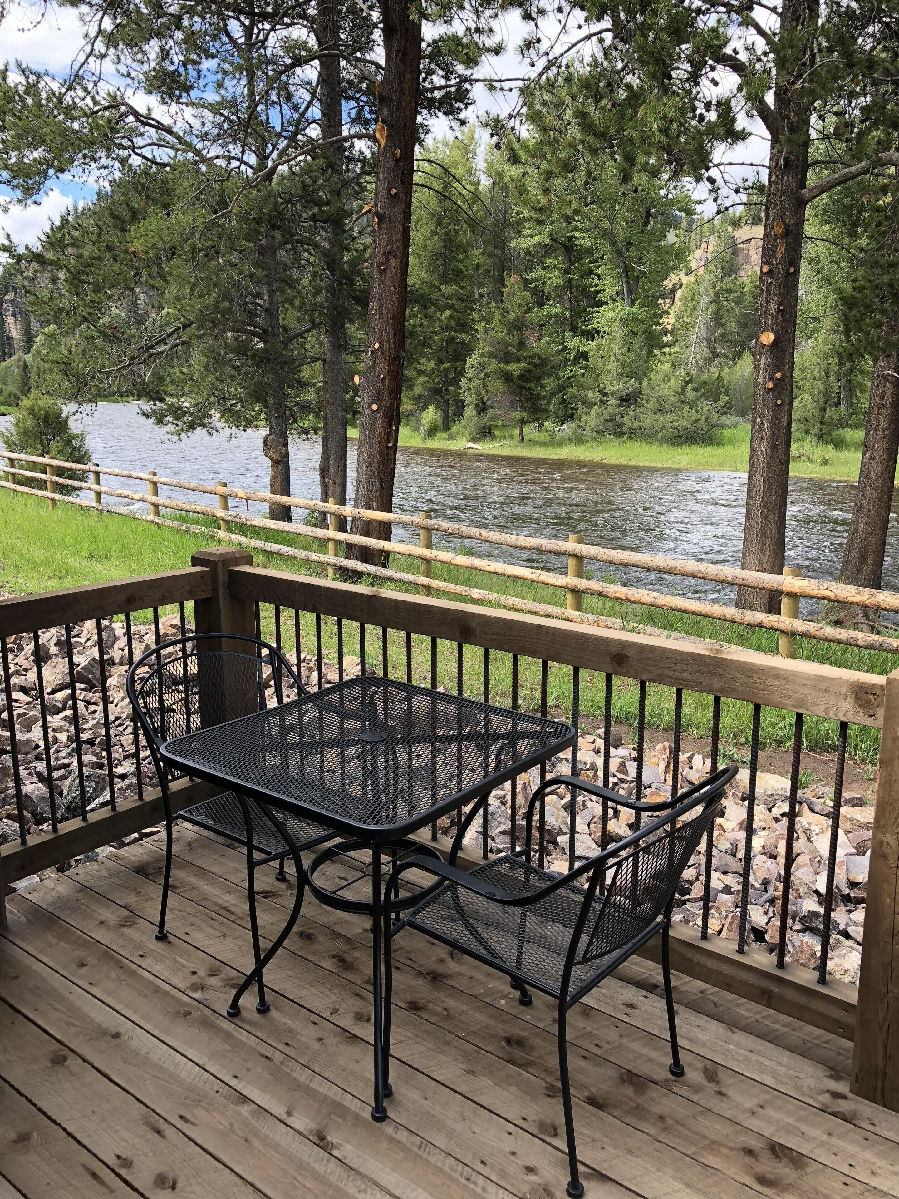 Rustic Cabin is a beautiful cabin, right on Rock Creek! 