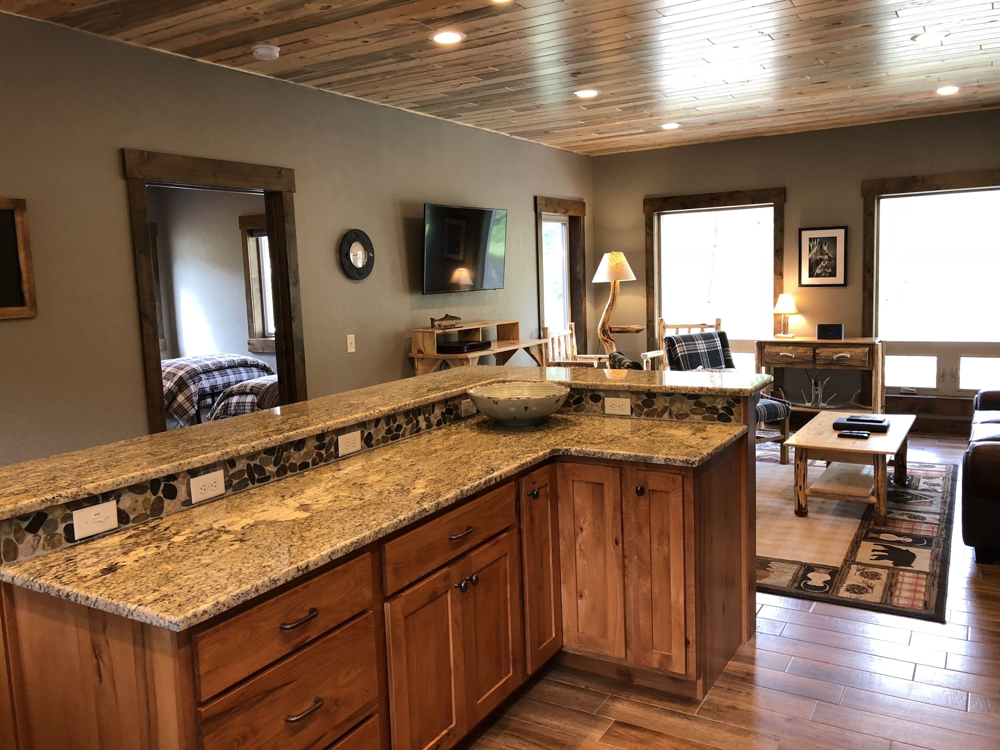 Rustic Cabin is a beautiful cabin, right on Rock Creek! 