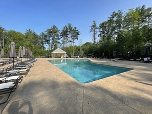 Piscine couverte, piscine extérieure