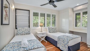 4 bedrooms, Internet, bed sheets