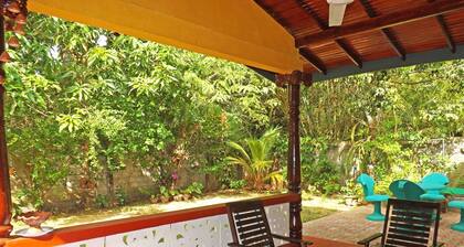 Cozy house near the beach - Ayesha Dream Villa