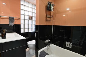 免费洗浴用品、吹风机、毛巾