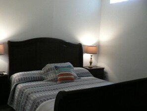 1 habitación, escritorio, wifi gratis y ropa de cama 