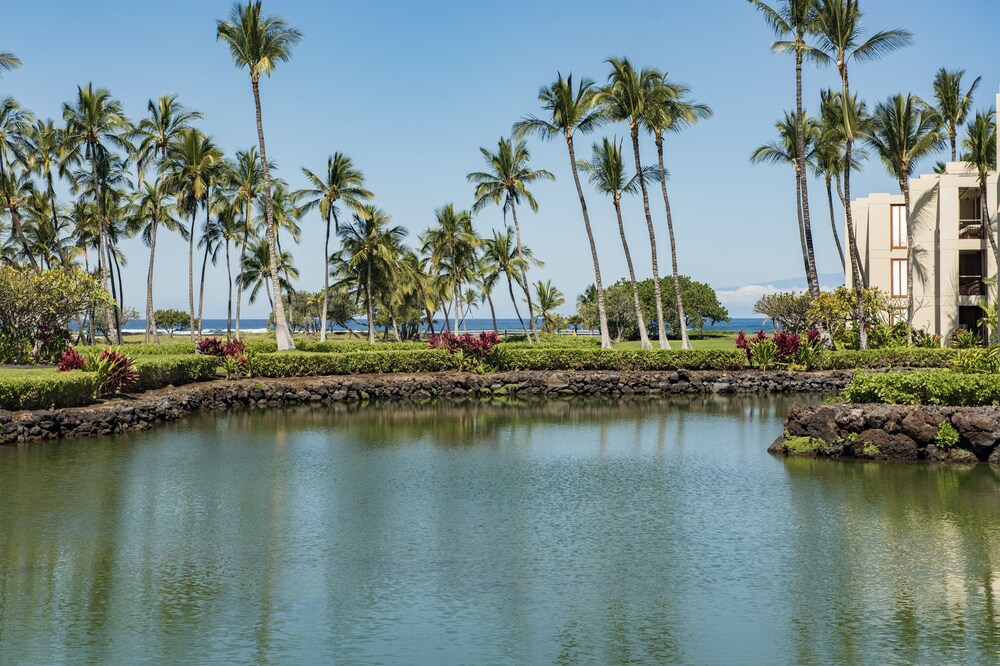 1 BR / 2 BA Oceanfront Mauna Lani Terrace Condo