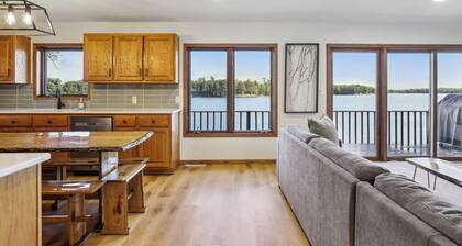 ★ Horseshoe Haven ★ Lake Home with Stunning Views★