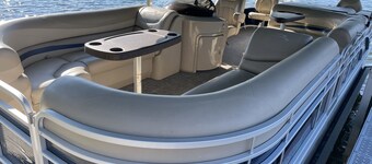 ★ Horseshoe Haven ★ Lake Home with Stunning Views★