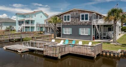 "Starfish" - Canal Condo, 2 Bedrooms / 1.5 Bathrooms