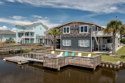 "Starfish" - Canal Condo, 2 Bedrooms / 1.5 Bathrooms