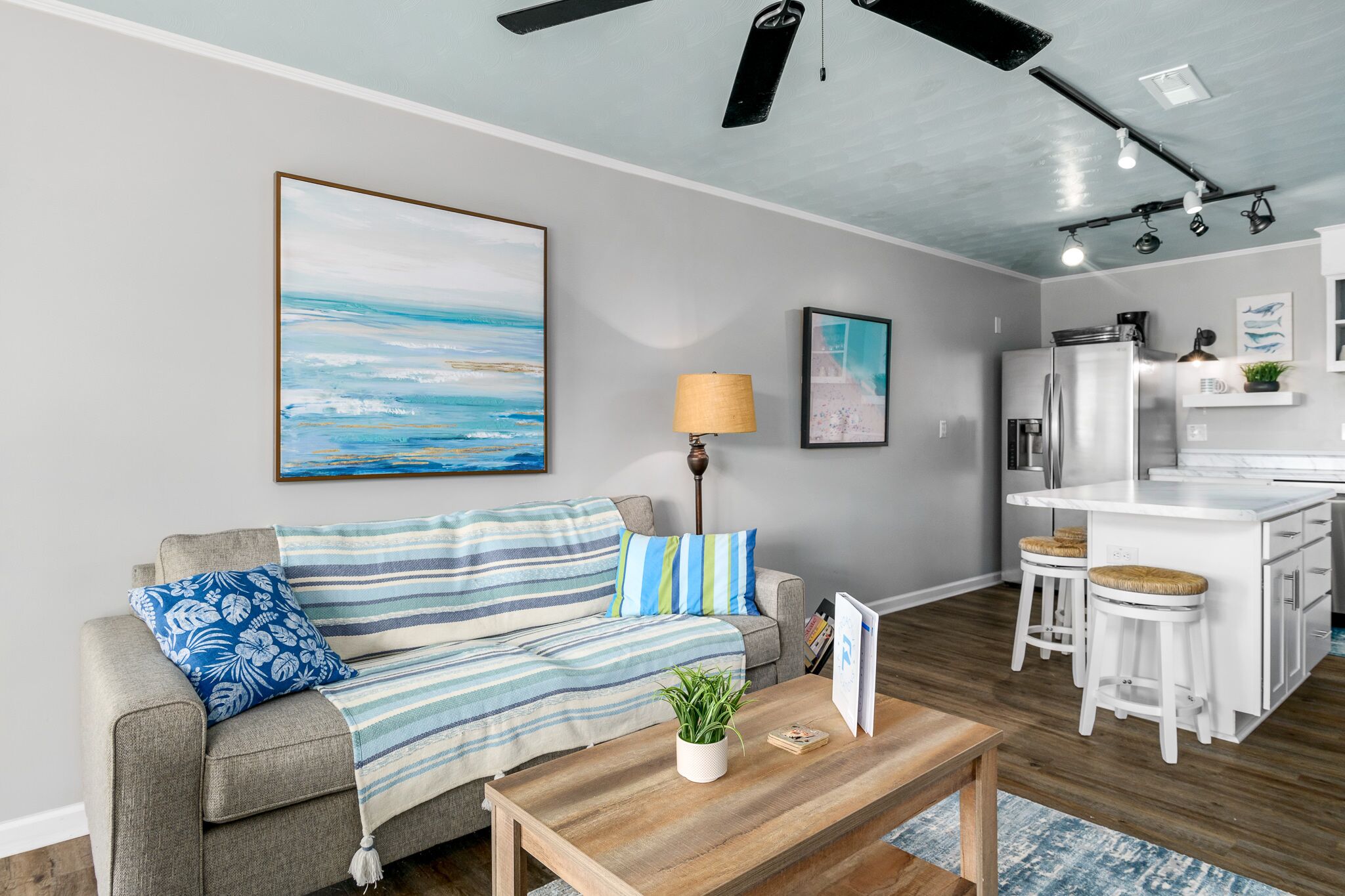 "Starfish" - Canal Condo, 2 Bedrooms / 1.5 Bathrooms