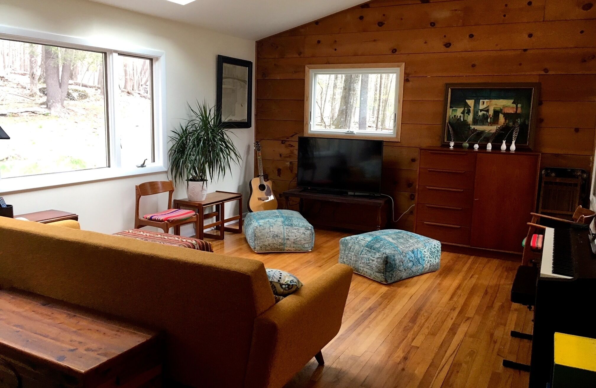 Woodstock Mid-Century Gem in the Woods - Secluded Getaway Close to Town