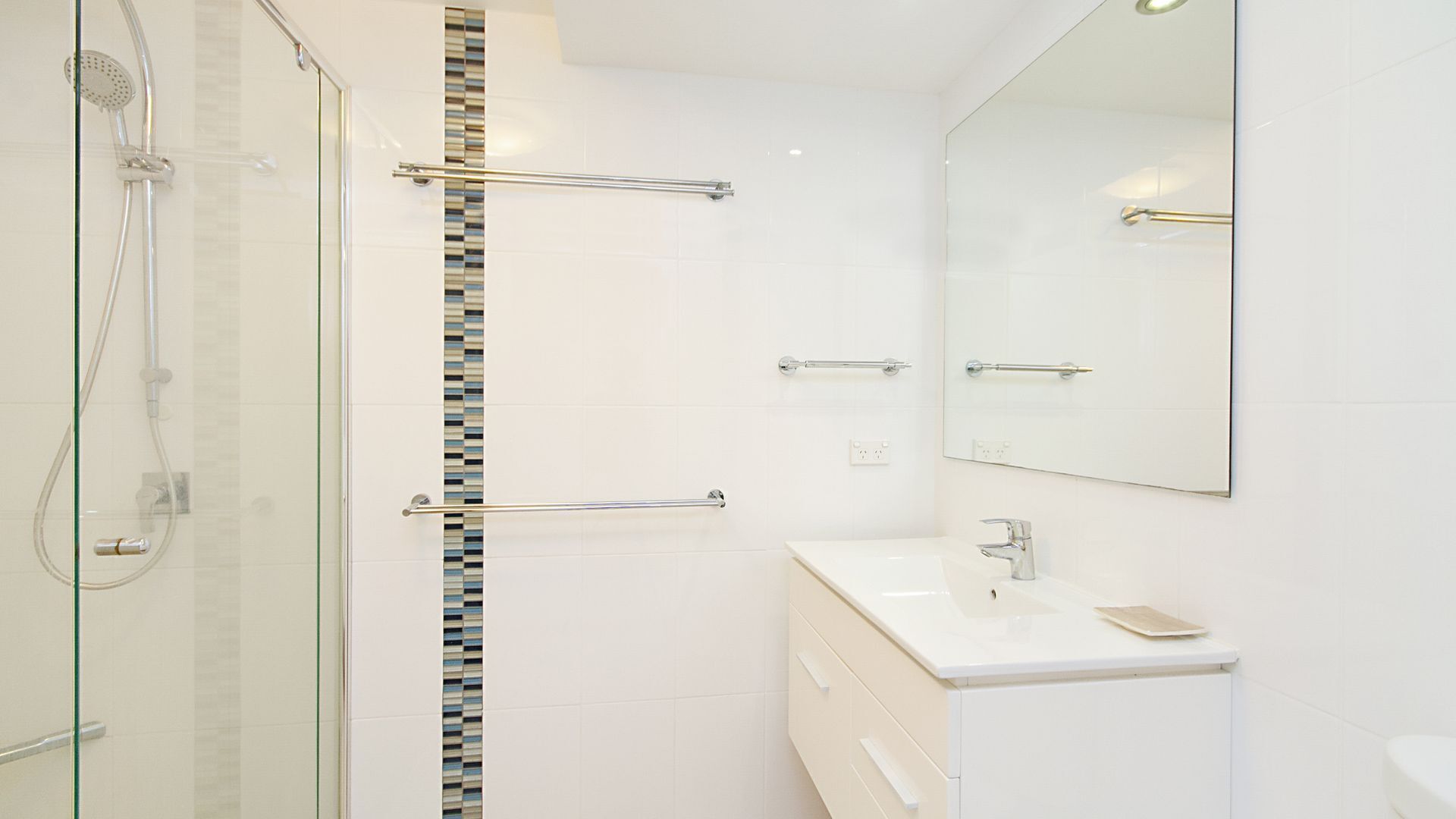 Kirra Gardens 17 - Kirra Point Beachfront — image 9