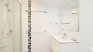 Een douche, een haardroger