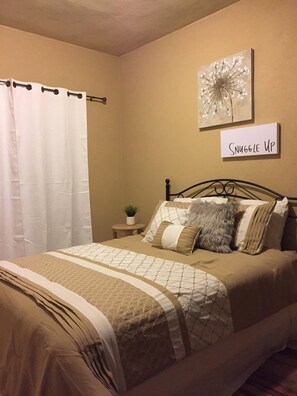 2 室のベッドルーム、アイロン / アイロン台、インターネット、ベッドシーツ