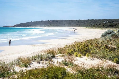 Bunker Bayhouse—Beachfront Retreat next to Resort