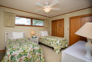 3 bedrooms, iron/ironing board, WiFi