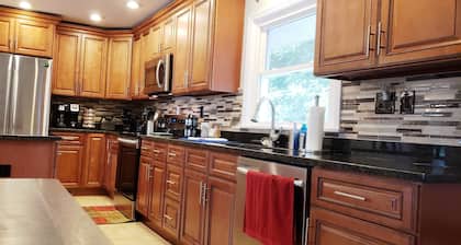 Upscale 5 star home for families or business trips