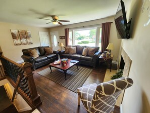 Smart TV - Upscale 5 star home for families or business trips (Fairfield)