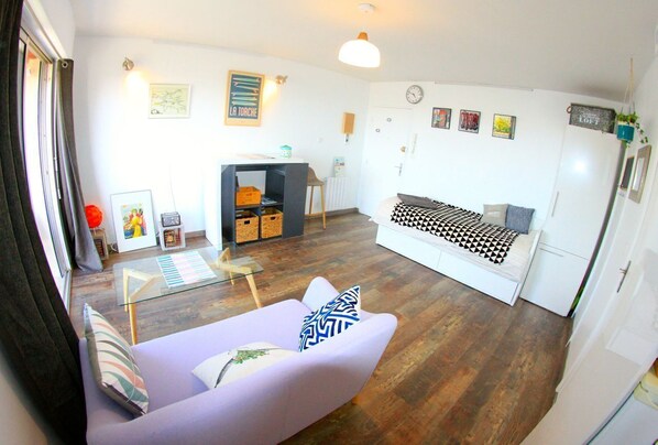 WiFi, bed sheets - Pleasant Large Studio with Sea View (Douarnenez)